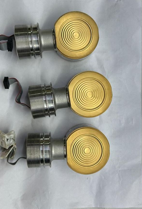 Pressure sensor capsules, gold-plated face